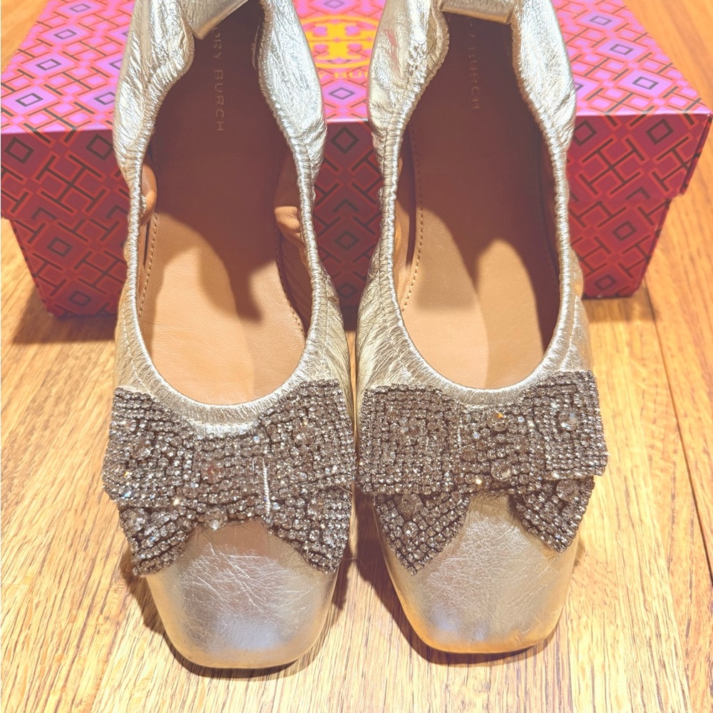 Tory Burch Metallic Gold Leather Flats with Embellished Rhinestone Bow, sz 10.5